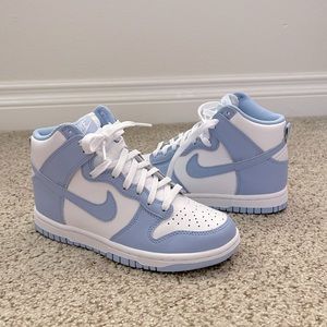 Women’s Nike Dunk High in White/Aluminum Size 5.5